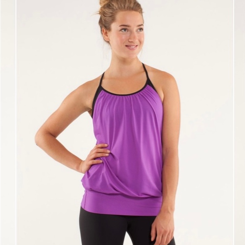 LULULEMON top with built in bra EUC